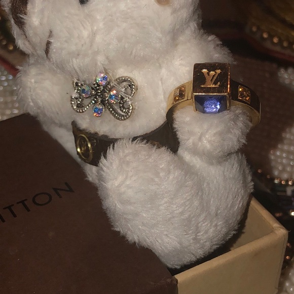 Louis Vuitton Jewelry - 🗣🗣SOLD SOLD 💯Authentic Louis Vuitton Gold Ring